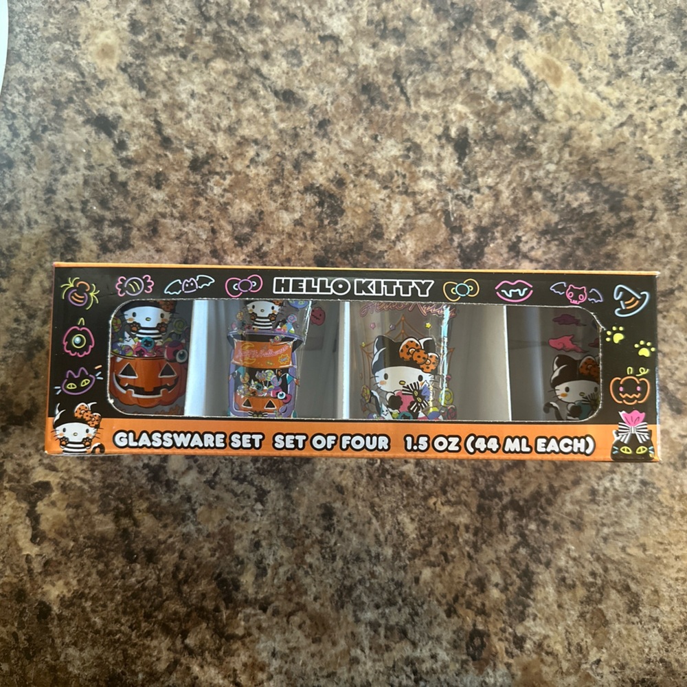 Hello Kitty Halloween Shot Glass Set